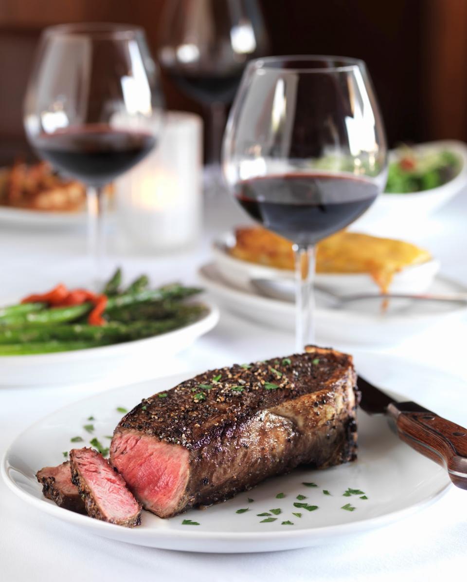 Steak N' Wines Dinner / 1 April, 21.00